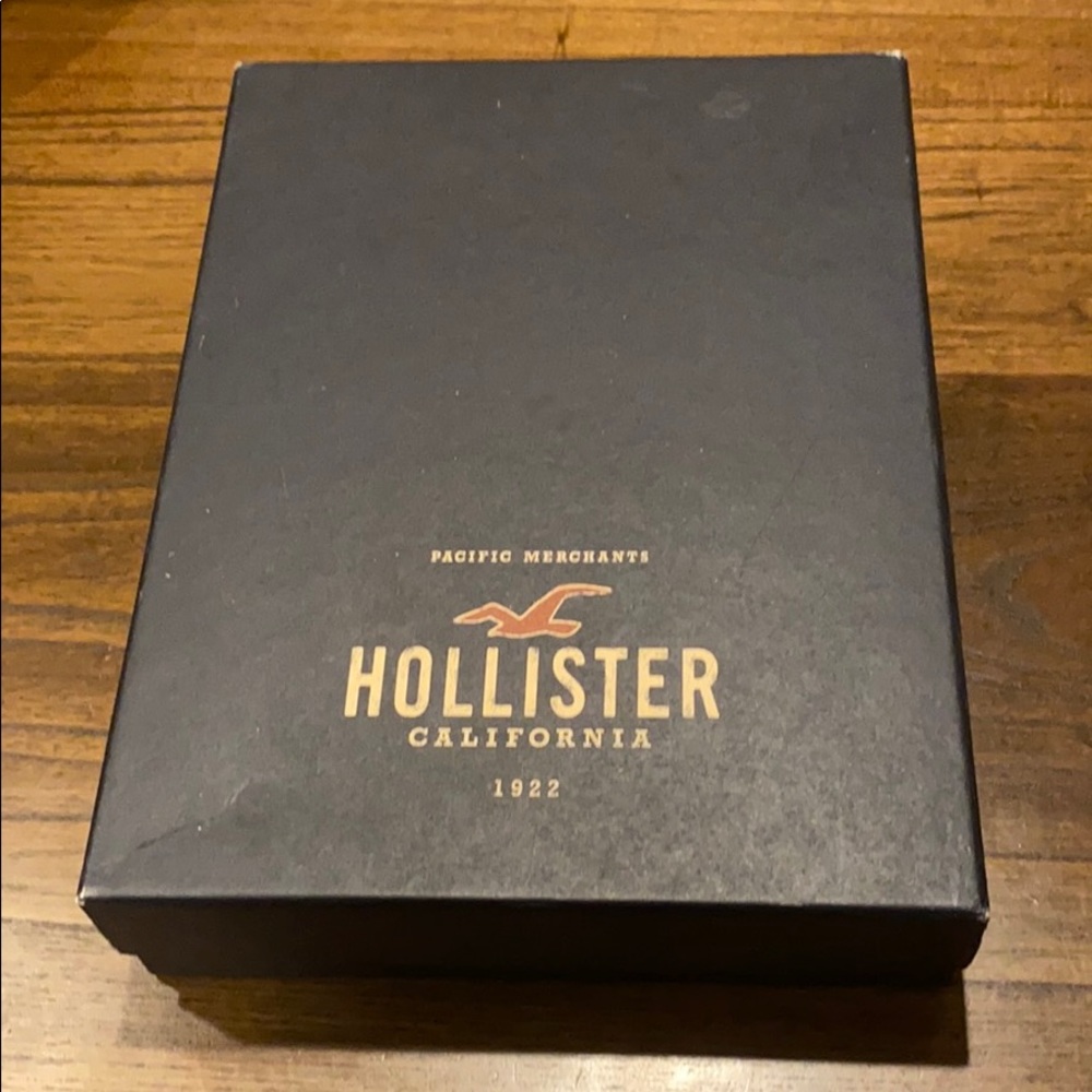 Hollister hat and scarf set